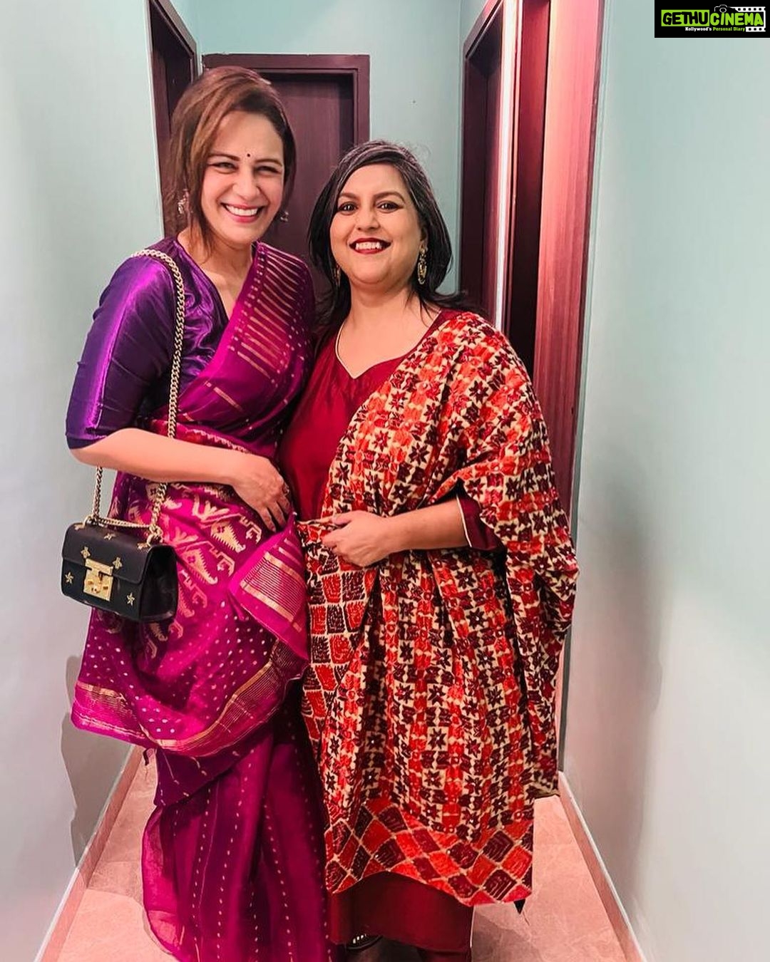 Mona Singh Instagram - Happy Diwali ❤️🪔🪔 #happiness #diwali #happy #friends #food #cards #peace