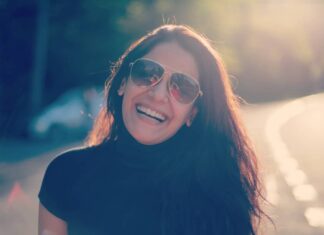 Mona Singh Instagram - Laugh as much as u breathe.. #happy #laughing #nopoutselfie #swiss #throwback #happyface #instagood