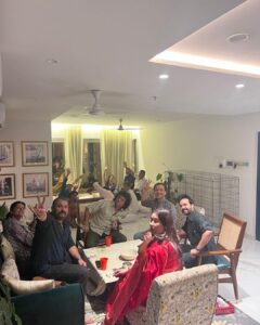 Mona Singh Instagram - Happy Diwali ❤️🪔🪔 #happiness #diwali #happy #friends #food #cards #peace