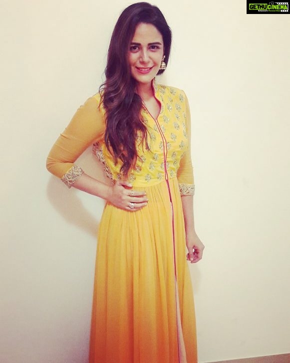 Mona Singh Instagram - Wearing this beautiful dress by @miragebyparulbhargava and styled by my dear friend @mansi_kapadia
