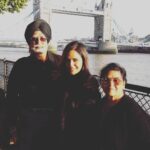 Mona Singh Instagram - Hmmm #throwback #awesometime #londondairies #familytimes #happyfaces