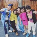 Mona Singh Instagram - Time spent playing with children is never wasted..... #funshoot #somuchtalent #kids #kidswag #happy #indiabanegamanch #colorstv #instapic #picoftheday #instagood #shootingstars #shooting