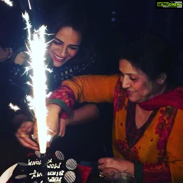 Mona Singh Instagram - A kiss of life.. mom n me #birthdaygirls #special #love #celebration #joy #blessed #instahappy #instamoment #instagood #divine #instagram #happyme