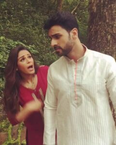 Mona Singh Instagram - Let's resort to the classics.#translation I givin up stop madding at me i see other people fraandsips don't burrn my hearts#dubsmash #evergreen #filmcity #inbetweenshots @officialvivekdahiya