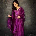 Mona Singh Instagram - #purple Styled by @smriti.schauhan Makeup n hair by @rohroe Outfit : @labelearthen Jewelry : @amrapalijewels