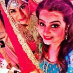 Mona Singh Instagram - give me red...... #shootmode #kawach #shaadi #desistyle #insta #selfies #lovemywork