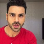 Mona Singh Instagram – and the kutta series continues…. #inbetweenshots #madmasti #laughriots #dubsmash #happysingh #instagood #instaart @officialvivekdahiya @divyankatripathidahiya #vmdubs