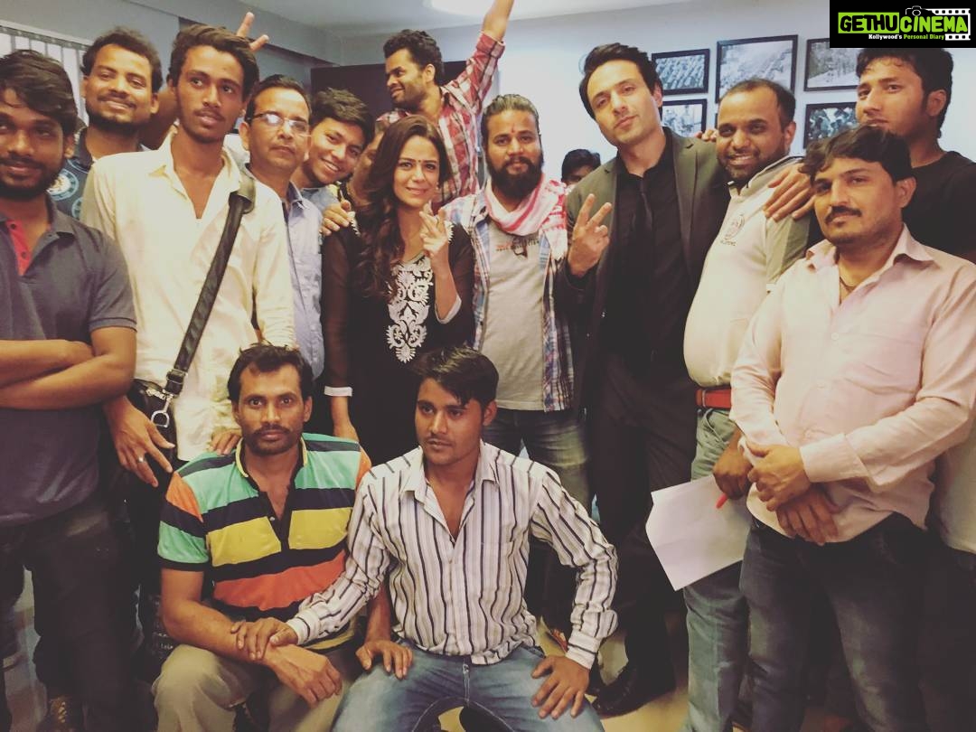 Mona Singh Instagram - #crewlife #onebighappyfamily
