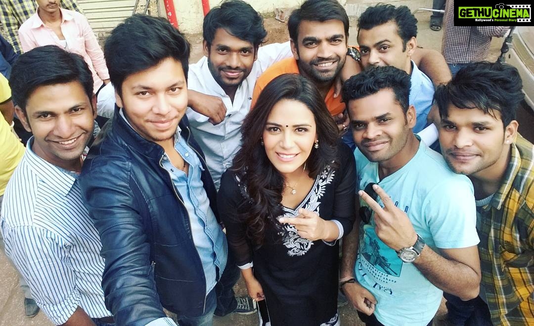 Mona Singh Instagram - alll our AD's #pyarkohojaanedo #spreadlove #bestunit #happyfaces #instapic #selfie #selfienation #instagram