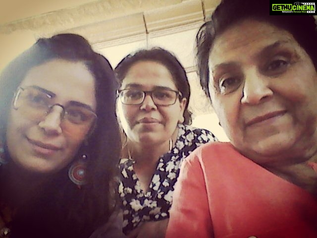 Mona Singh Instagram - threee musketeers. .... #mom #maa #sis #goa #selfie #chill #instapic