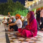 Mona Singh Instagram - Early morning Darshan #waheguru #goldentemple #amritsar @aamirkhanproductions @advaitchandan #junaidkhan Styled by @smriti.schauhan Hair n make by @rohroe Outfit by @heenakochharofficial