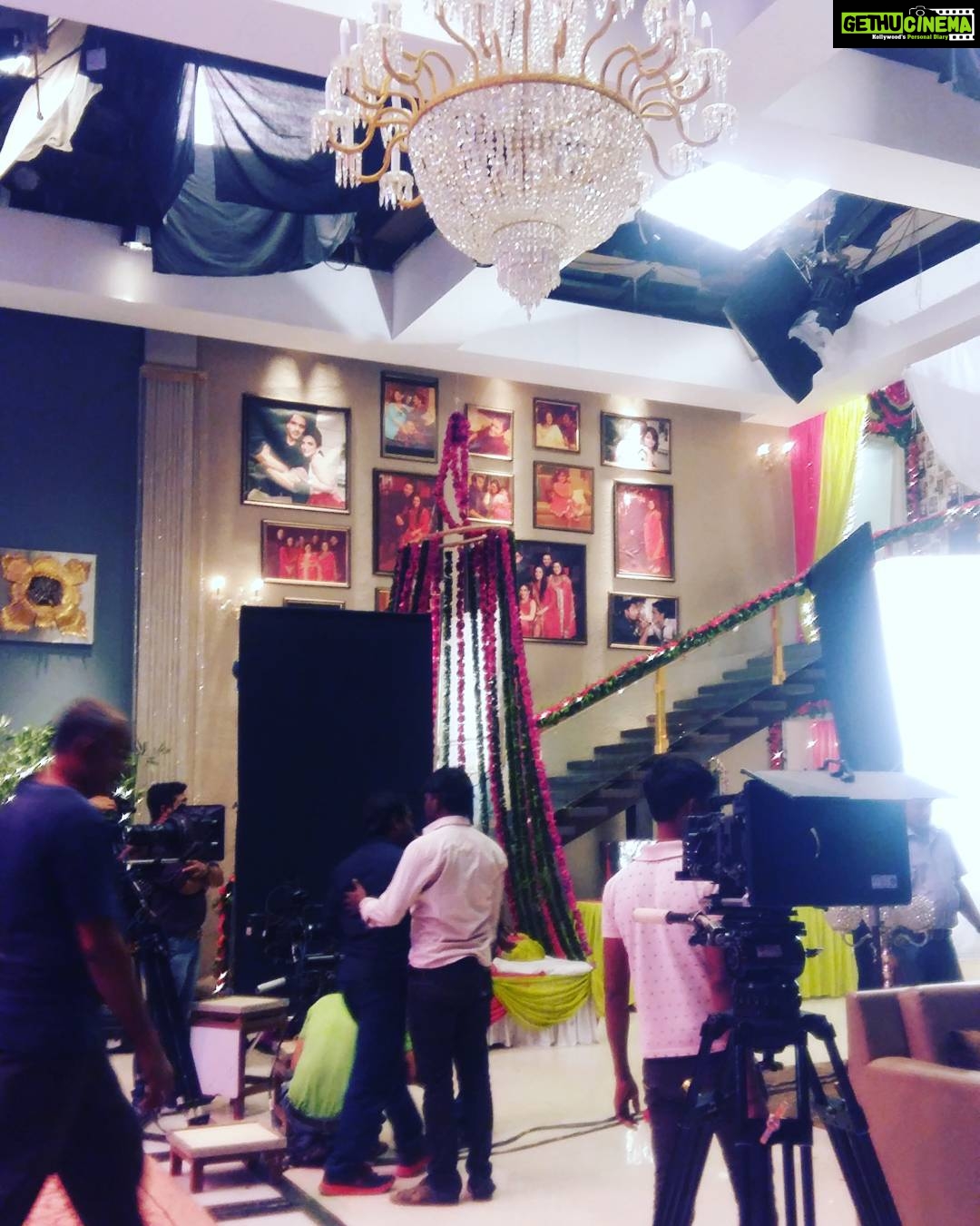 Mona Singh Instagram - behind the scenes...... #timepass #onset #pyarkohojaanedo