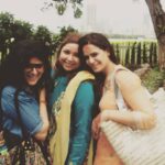 Mona Singh Instagram - Selfie Post ganpati darshan ..... #laalbaughcharaja #ganpati #celebration #festival #happinessishere #color #friends #sunshine #instagood #instadaily #instapic #instahappy