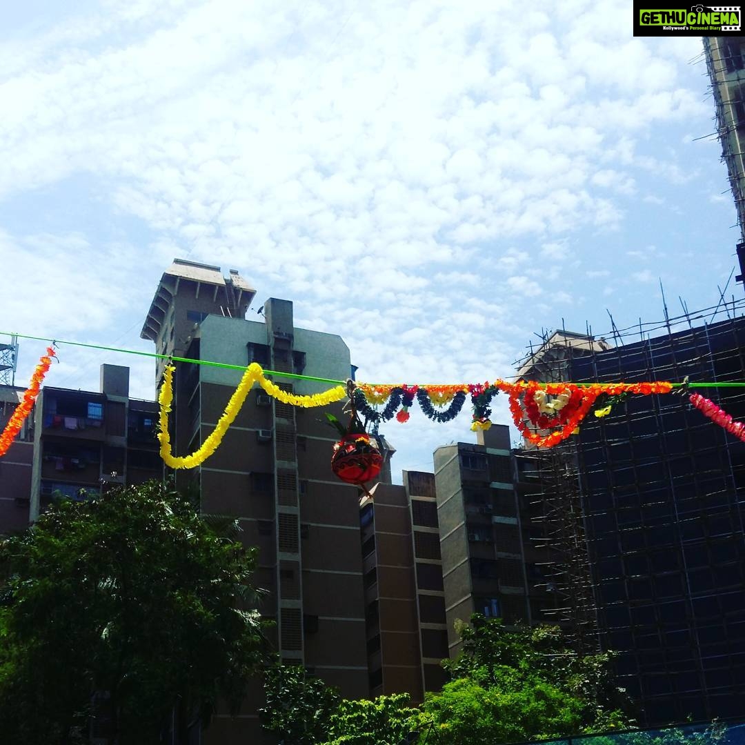 Mona Singh Instagram - Go go go govinda ....... #dahihandi #dance #celebration #festive #colorful #happy #happiness #krishna #joy #season #happyday #instacool #instagood #insta #instadaily #love