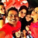 Mona Singh Instagram - #anothercrazynite #laughter #toasts #giggles #nonstopfun #reunion #foodporn #sweettooth #chocolate #dessert #monkeybars #mumbai #friendsforever