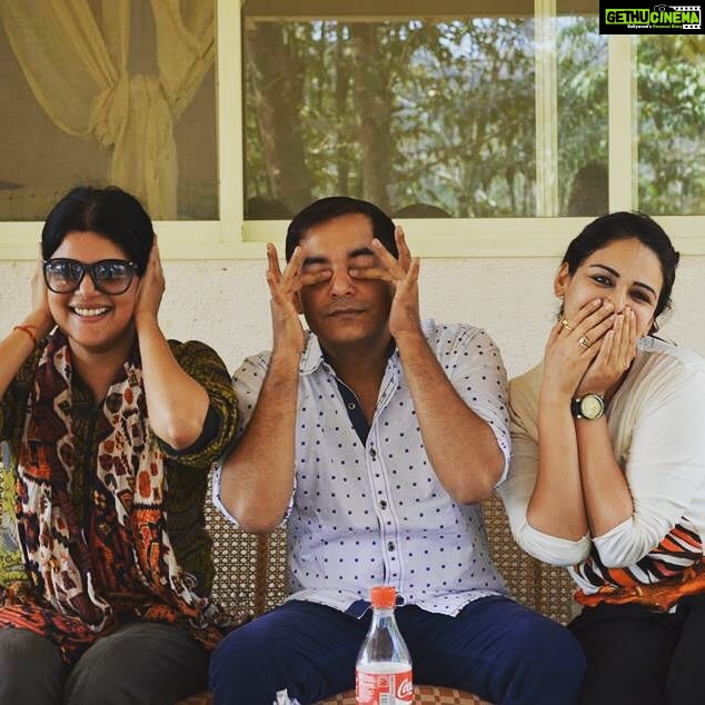 Mona Singh Instagram - #happybirthday @ridhima1907 #crazyeyes #crazytimes #threeamigos #threemusketeers #threescompany #livelaughlove #crazypeople #lifeistobelived #blessed #friends #forever #angels