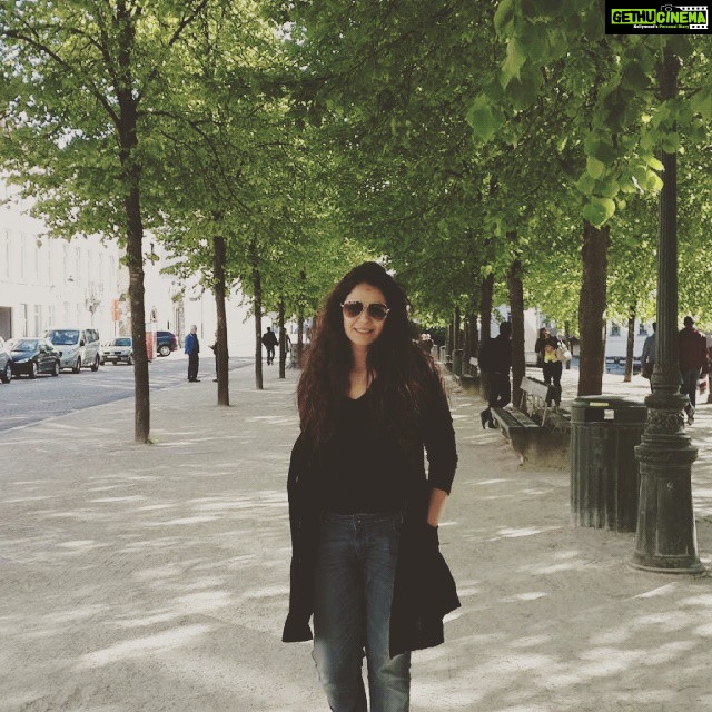 Mona Singh Instagram - ---#brugesbelgium #instaclicking #smiles #happiness #thoughts #traveling #blessed --- Sent by WhatsApp