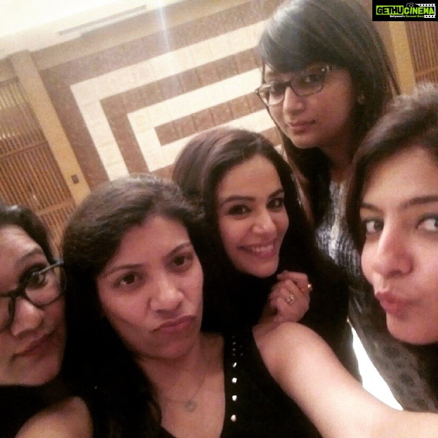Mona Singh Instagram - Fun n pouty pics .... #instamoment #instaclick #instahappy