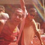 Mona Singh Instagram - #dance #bollywoodstyle #desi #fun #madness #friends #happy #love #holi #colours #bright #sunshine #rainbow #instaclick #instamoment #instafun @gauravgera