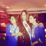 Mona Singh Instagram - My dearest rakshu's baby shower. .. #baby #blessings #celebration #gifts #family #sweets #happiness #angels #fun #friends @farah khan @rakshanda khan