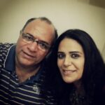 Mona Singh Instagram – My first selfie with my director #zedplus #lights #camera #action
