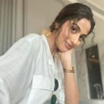 Monica Khanna Instagram - SMILE😊 HAPPINESS looks gorgeous on you.” #beauty #smile #graceful #instapictureoftheday #white #ɪɴsᴛᴀʟᴏᴠᴇ #happiness💕 #monikakhanna #begrateful #gratitide #bekindtooneanother Fairfield by Marriott Mumbai International Airport
