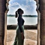 Monica Khanna Instagram - आत्मसमर्पण 🌻🌻 #shivshankar #bholenath🙏 #mahakaal #believe #faith #hinduismandscience #sanskriti #surrender #indoredarshan #blessings
