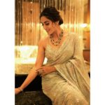 Monica Khanna Instagram - Don’t need to look the right way,You need to look your own way! Just Inhale Confidence & Exhale Doubt! Saree by - @samyakksarees Jewellery by - @studio6jewels Styled by - @style_by_hetaljogi Assisted by - @s.am.riddhi Clicked by -@imksrx🌞 #award #happysoul #instapicture📷 #smile #gratitude😊#monikakhanna #thinklessfeelmore #begood #happyday #instargram The Orchid Hotel Mumbai Vile Parle