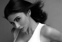 Mouni Roy Instagram - The gifts were in em as they were in everyone, waiting.. like an ember for air.. • • • • • 📸 my fav @tejasnerurkarr