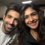 Mrunal Thakur Instagram - @arjitaneja it’s your 30th god 🫣 I can’t believe how time flies…. Happy birthday Childhood friend 😂😂😂. May you get everything you wish and desire.Blessed to have you AJ For life ♾ SOS : CALL ME BACK YOU SILLY! #happybirthday #purbul #stupidhasanewface #forlife