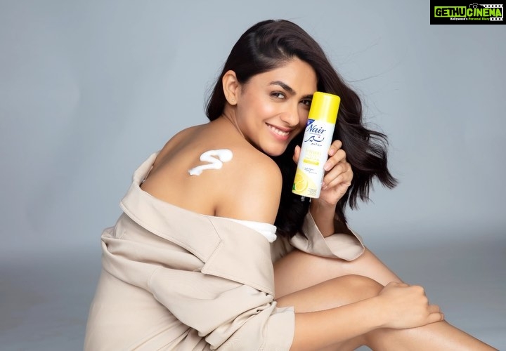 Mrunal Thakur Instagram - Getting ready for parties is much easier with Nair Hair Removal Sprays! Try this most convenient hair removal method with Nair’s Lemon Hair Removal Spray and be ready for occasions any time. 3 Easy Steps - SHAKE • SPRAY • WIPE Nair’s Hair Removal Sprays are available in the following fragrances: • Rose 🌹 • Kiwi 🥝 • Lemon 🍋 @mynykaa @mrunalthakur #nairindia #nairhairremoval #nairhairremovalcream #nairbodystrips #nairhairremovalspray #fmcg #fmcgproducts #hairremovalwax #hairremovalcream #hairremoverspray #mrunalthakur #nobodyhairwithnair #liveonyourterms #naircareindia #notjusthairremoval