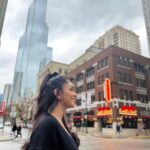 Mrunal Thakur Instagram - 💡C.H.I.C.A.G.O 💡 #tourist #aroundtheworld #travel #travelphotography #chicago #concert #food