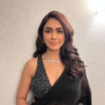 Mrunal Thakur Instagram - 🖤🖤🖤 #newjersey