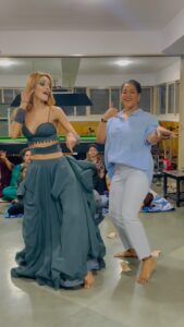 Mumaith Khan Instagram - Piya chale Gaye rangoon dance with @mumait 

@mumbaikarsakshi 
@instagram 
@creators 

#viral #trending #fyp #foryou #reels #reelsinstagram #reelkarofeelkaro