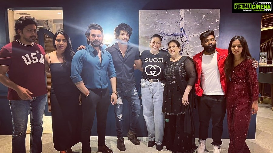 Mumaith Khan Instagram - Blessed with the Best People in My Life💖🌸🥰. Thank you so much to Each & Everyone For the Blessings and Love you guys have given it to Me on My Birthday. It really means A lot to Me. Thank you once Again 🌸💖🥰