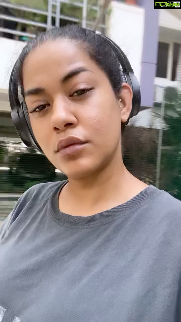 Mumaith Khan Instagram - All happiness depends on courage and work.-Honoré de Balzac😇 #acceptance #awesome #believeinyourself #respectyourself #care #dreams #encouragement #faith #grace #glitter #smile #stronger #peace #positivity #innerpeace #workhard #appreciation #selfesteem #selfrespect #motivation #wiser #wisdom #happiness #love #life 💖🌸😘