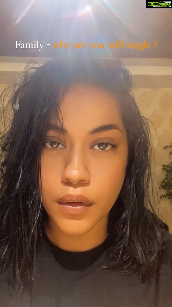 Mumaith Khan Instagram - Single is no longer a lack of options β but a choice. A choice to refuse to let your life be defined by your relationship status but to live every day Happily and let your Ever After work itself out.-Mandy Haleπ #acceptance #awesome #believeinyourself #respectyourself #care #dreams #encouragement #faith #grace #glitter #smile #stronger #peace #positivity #innerpeace #workhard #appreciation #selfesteem #selfrespect #motivation #wiser #wisdom #happiness #love #life ππΈπ