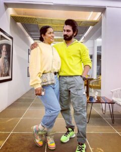 Mumaith Khan Instagram - I wish you abundant happiness and love. May all your dreams turn into reality and may lady luck visit your home today.
“May you be gifted with life’s biggest joys and never-ending bliss. After all, you yourself are a gift to earth, so you deserve the best. Happy birthday to one of the sweetest person I’ve ever known.”💖🌸💖