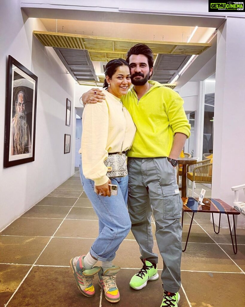 Mumaith Khan Instagram - I wish you abundant happiness and love. May all your dreams turn into reality and may lady luck visit your home today. “May you be gifted with life’s biggest joys and never-ending bliss. After all, you yourself are a gift to earth, so you deserve the best. Happy birthday to one of the sweetest person I’ve ever known.”💖🌸💖