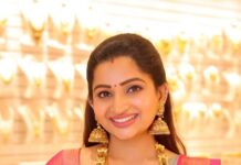 Nakshathra Nagesh Instagram - I went to Pothys Swarna Mahal to see their National Award winning jewellery, which was exquisitely carved with modern technology. Pothys Swarna Mahal has been declared the winner of the “Bridal Gold Jewellery of the Year” awarded by the prestigious Gem and Jewellery Council of India, which is on par with the Oscars. The exhibition is till 31st October, 2022 at Pothys Swarna Mahal, Chromepet. I fell in love with their gold and diamond collections. The best part is Pothys Swarna Mahal offers Rs.500 OFF per sovereign on gold jewellery throughout this year 2022, making it the ideal place to buy gold. Dont Miss it. #PothysSwarnaMahal #goldjewellery #goldshop #bridaljewellery #weddingjewellery #nationalaward #jewellery #antiquejewellery #diamondring #trendingjewellery #antiquejewellery #goldsavingsscheme #instagram #trending #trendingreels #tamilreels