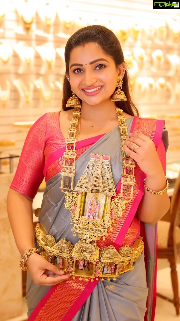 Nakshathra Nagesh Instagram - I went to Pothys Swarna Mahal to see their National Award winning jewellery, which was exquisitely carved with modern technology. Pothys Swarna Mahal has been declared the winner of the “Bridal Gold Jewellery of the Year” awarded by the prestigious Gem and Jewellery Council of India, which is on par with the Oscars. The exhibition is till 31st October, 2022 at Pothys Swarna Mahal, Chromepet. I fell in love with their gold and diamond collections. The best part is Pothys Swarna Mahal offers Rs.500 OFF per sovereign on gold jewellery throughout this year 2022, making it the ideal place to buy gold. Dont Miss it. #PothysSwarnaMahal #goldjewellery #goldshop #bridaljewellery #weddingjewellery #nationalaward #jewellery #antiquejewellery #diamondring #trendingjewellery #antiquejewellery #goldsavingsscheme #instagram #trending #trendingreels #tamilreels