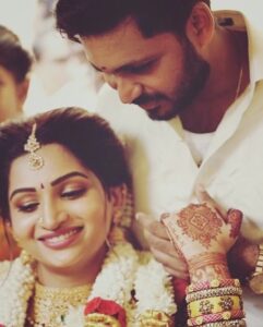 Nakshathra Nagesh Instagram - Happy birthday Anna! ❤️ I love you. Thank you for everything. 🤗🥰 #bestday @nakhuln
