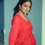 Namitha Pramod Instagram – Alexa,play Vennilaa Velicham Kinnathil Vizhundhu 
Niraindhaal Vazhindhaal Magizhchchi ☀️♥️

📷: @noorasakirphotography 
Wearing : @saltstudio 
Styled by: @styledbysmiji 
#eeshopromotions #sonyliv 
Watch Eesho on : @sonylivindia