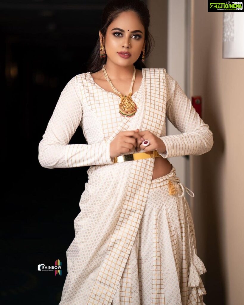 Nandita Swetha Instagram - I decide my vibe ❤️❤️ . Outfit from @vintageclosetofkamali Clicked by @rainbow_photography_official Mua @glamup_by_gunashree Hair @artistryby_kavya . . #collaboration #click #actress Bangalore, India
