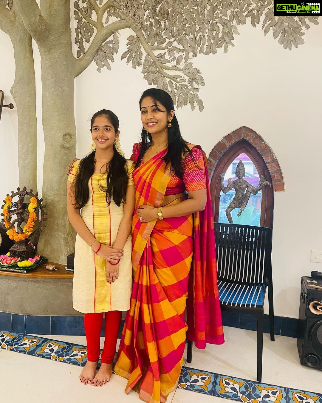 Navya Nair Instagram - Started my new classes on this auspicious day to the selected students for MAATHANGI .. A proper inauguration will be done at a later stage , where a lot more students can enroll , but I am cutting down on numbers as of now , just to have more focus .. May lord Ganesha and Nataraja bless all of us and these children for a bright future .. For me , this moment is so important , as my guru Manu Master asked me to start teaching , a new phase of my life as a teacher ( i dont call myself guru , am not there yet ) .. I wish and I pray that I could transfer whatever is been taught by my Guruβs to all my students in the purest form as I could .. I wish I could do justice to this art form .. Thanking almighty , gratitude ππ»ππ»ππ» And to my dear students , be whatever your age , just have trust on me .. I am there for your ultimate success through whatever ways I can ππ»ππ»ππ» #tanjorebani #newbeginnings #vidyarambham #lokasamsasthasughinobhavandu #danceislife #danceitout #bharatanatyam #bharatanatyam