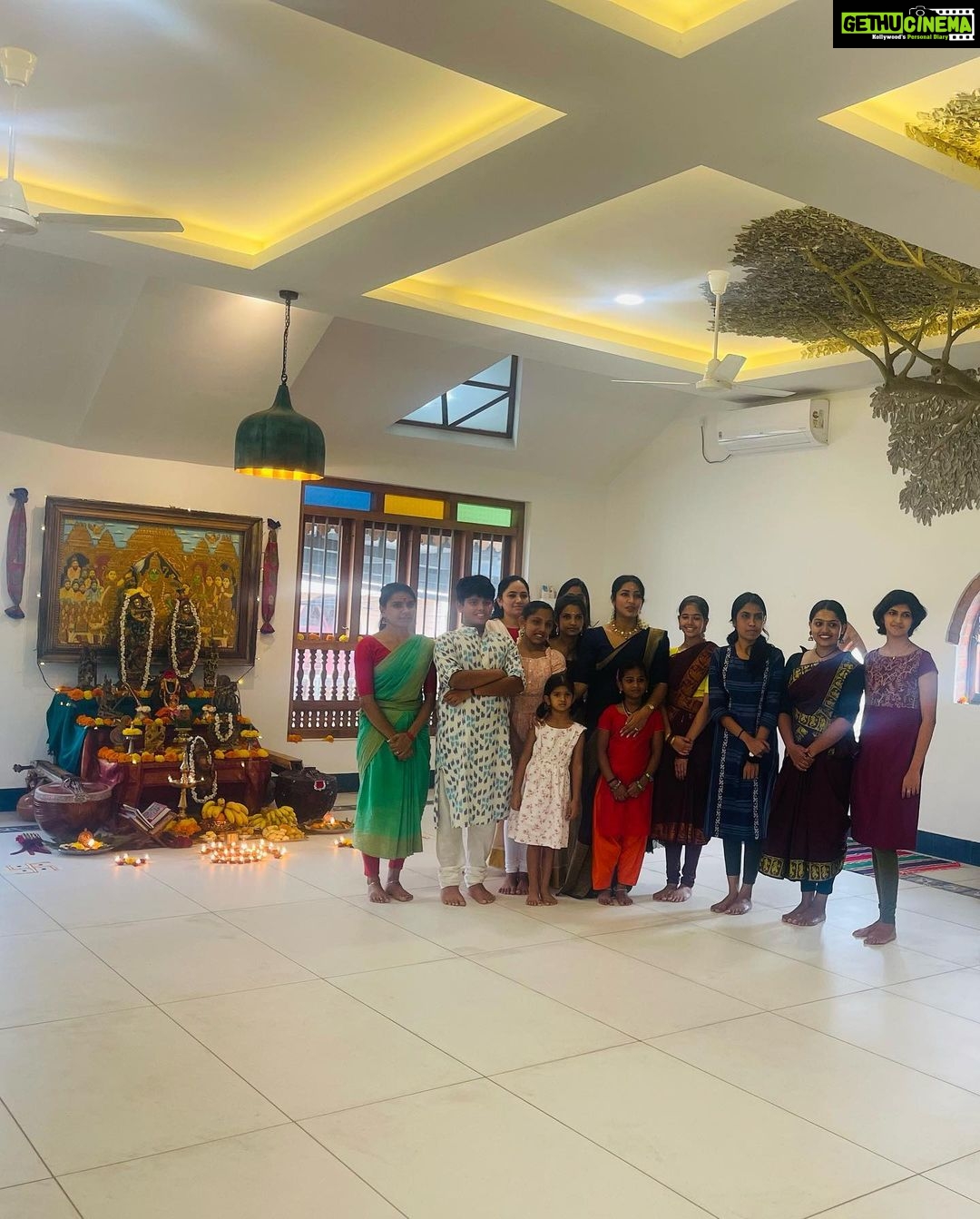 Navya Nair Instagram - Started my new classes on this auspicious day to the selected students for MAATHANGI .. A proper inauguration will be done at a later stage , where a lot more students can enroll , but I am cutting down on numbers as of now , just to have more focus .. May lord Ganesha and Nataraja bless all of us and these children for a bright future .. For me , this moment is so important , as my guru Manu Master asked me to start teaching , a new phase of my life as a teacher ( i dont call myself guru , am not there yet ) .. I wish and I pray that I could transfer whatever is been taught by my Guruβs to all my students in the purest form as I could .. I wish I could do justice to this art form .. Thanking almighty , gratitude ππ»ππ»ππ» And to my dear students , be whatever your age , just have trust on me .. I am there for your ultimate success through whatever ways I can ππ»ππ»ππ» #tanjorebani #newbeginnings #vidyarambham #lokasamsasthasughinobhavandu #danceislife #danceitout #bharatanatyam #bharatanatyam