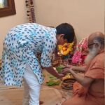 Navya Nair Instagram – Gurubhyo namah !!! 
With guru manu master ..