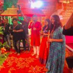 Navya Nair Instagram - Some random ❤️❤️❤️ #kalyannavaratri Had such a wonderful navaratri evening with kalyan group .. sharing some photos of happiness .. thank u Ramesh Kalyan for the invite .. Am so happy that i could make it this time .. What an array of bomma kollus .. blissful .. felt @ home .. The whole family’s hospitality and humility 🙏🏻🙏🏻🙏🏻 #kalyannavarathri #bommakollu #navaratri #rejoining #blisfullnight #firstofakind #gratitude #godisgreat Muh @sijanmakeupartist Styling @sabarinathk_ Jewellery @meralda.jewels Blouse @bloom_by_priyanka @habits_18422