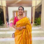 Navya Nair Instagram - Some random ❤️❤️❤️ #kalyannavaratri Had such a wonderful navaratri evening with kalyan group .. sharing some photos of happiness .. thank u Ramesh Kalyan for the invite .. Am so happy that i could make it this time .. What an array of bomma kollus .. blissful .. felt @ home .. The whole family’s hospitality and humility 🙏🏻🙏🏻🙏🏻 #kalyannavarathri #bommakollu #navaratri #rejoining #blisfullnight #firstofakind #gratitude #godisgreat Muh @sijanmakeupartist Styling @sabarinathk_ Jewellery @meralda.jewels Blouse @bloom_by_priyanka @habits_18422