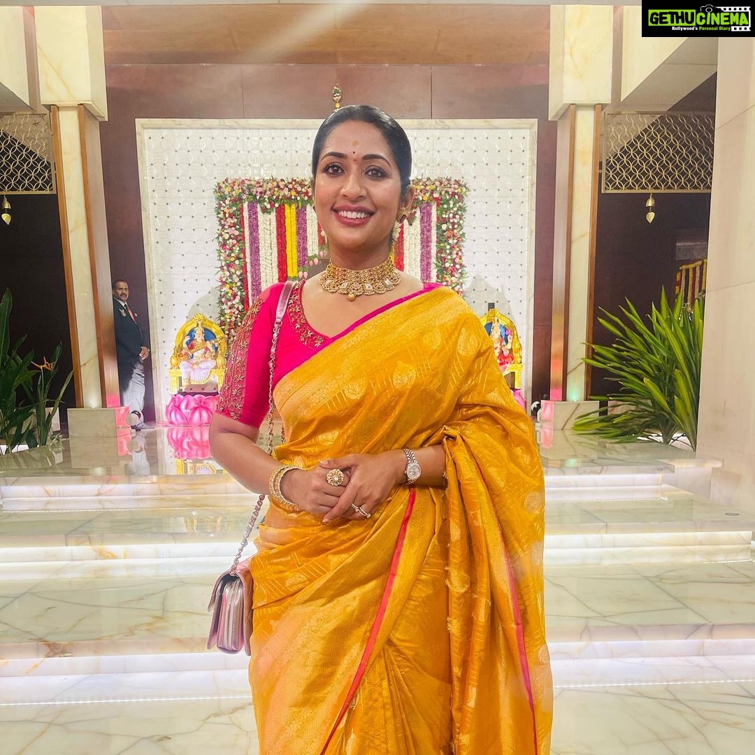 Navya Nair Instagram - Some random ❤️❤️❤️ #kalyannavaratri Had such a wonderful navaratri evening with kalyan group .. sharing some photos of happiness .. thank u Ramesh Kalyan for the invite .. Am so happy that i could make it this time .. What an array of bomma kollus .. blissful .. felt @ home .. The whole family’s hospitality and humility 🙏🏻🙏🏻🙏🏻 #kalyannavarathri #bommakollu #navaratri #rejoining #blisfullnight #firstofakind #gratitude #godisgreat Muh @sijanmakeupartist Styling @sabarinathk_ Jewellery @meralda.jewels Blouse @bloom_by_priyanka @habits_18422